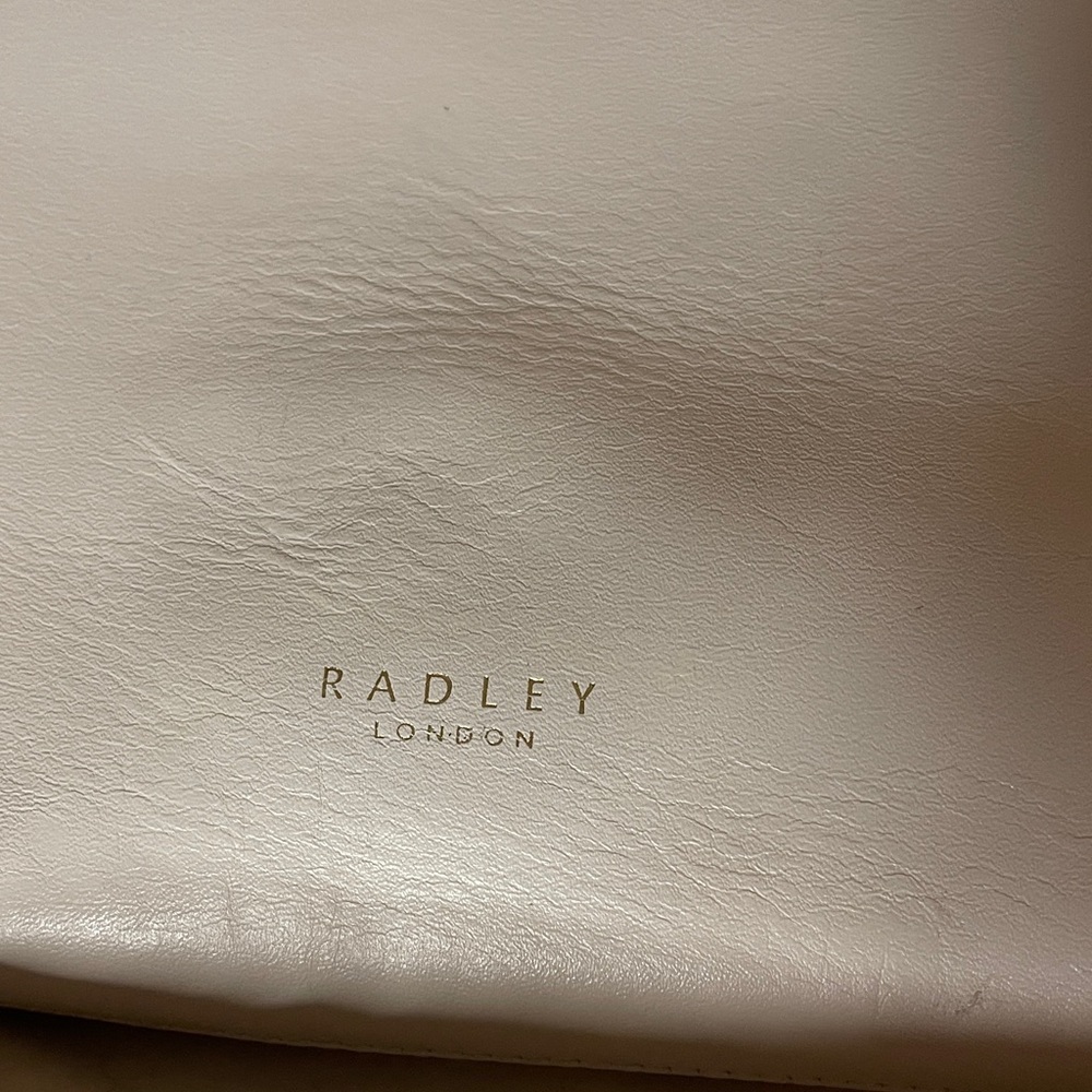 Radley London Elegant Cream Crossbody Bag - Picture 2 of 8